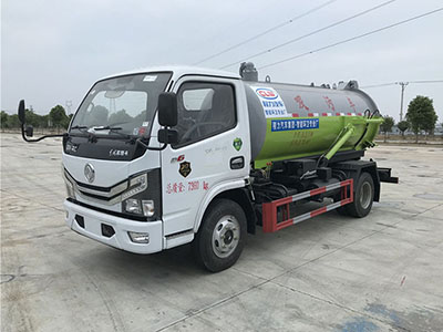 国六东风多利卡吸污车（5方）