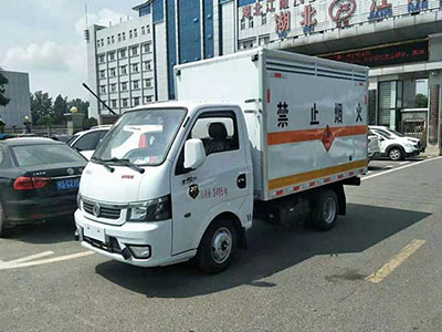 国六东风涂逸易燃气体厢式运输车