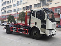 国六解放J6勾臂垃圾车