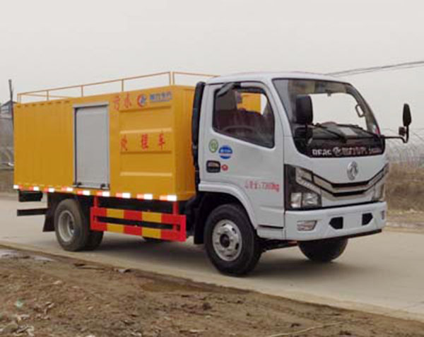 多利卡吸污净化车