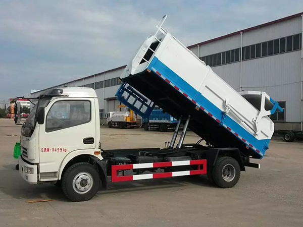 东风多利卡8方挂桶式垃圾车